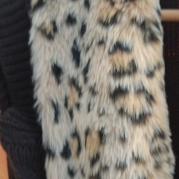 Women's sleeveless faux fur sweatler - Picture 5 of 8